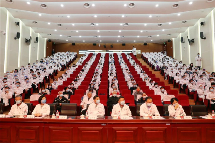 北京天坛医院组织党委理论学习中心组(扩大)集体学习